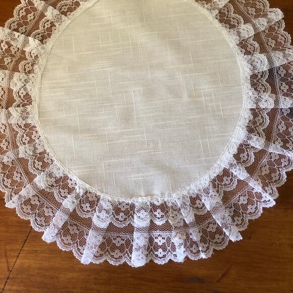 Lot of 5 Handmade Crochet Lace Linen Dollies White/Off White Round Oval Table - Picture 6 of 12
